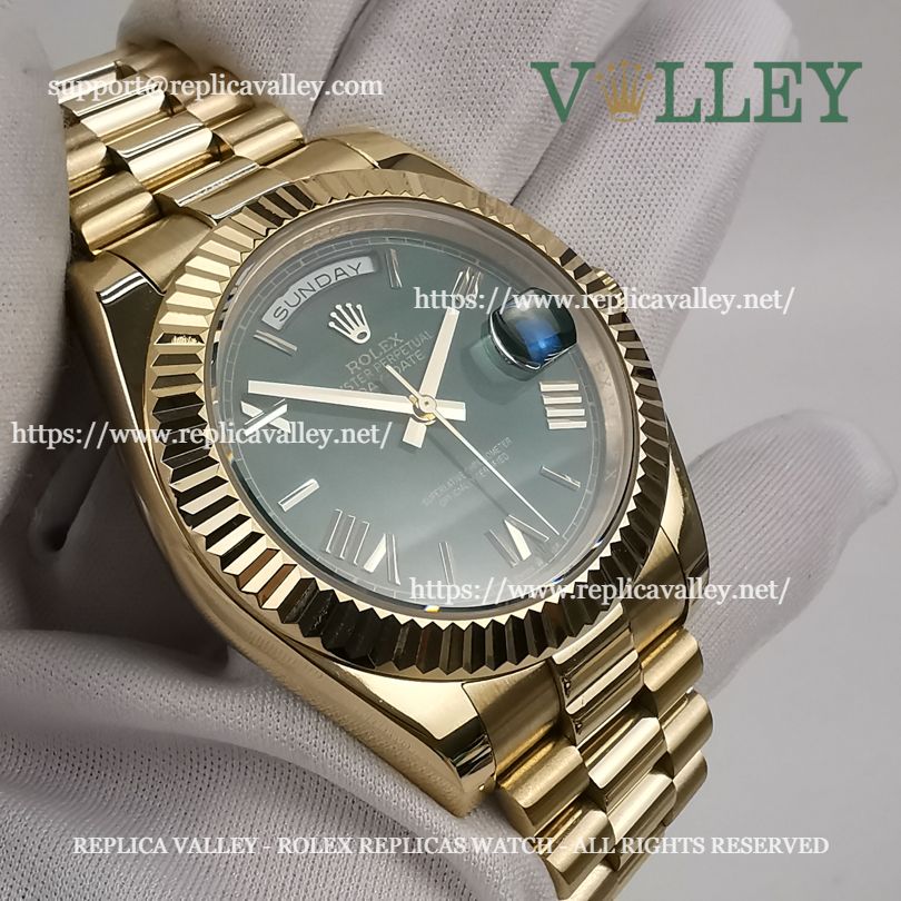Rolex Replica Day-Date 228238 Fluted Bezel Green Dial